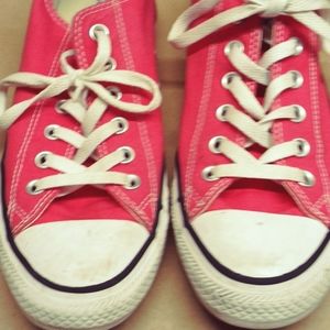 Converse allstars size 7.